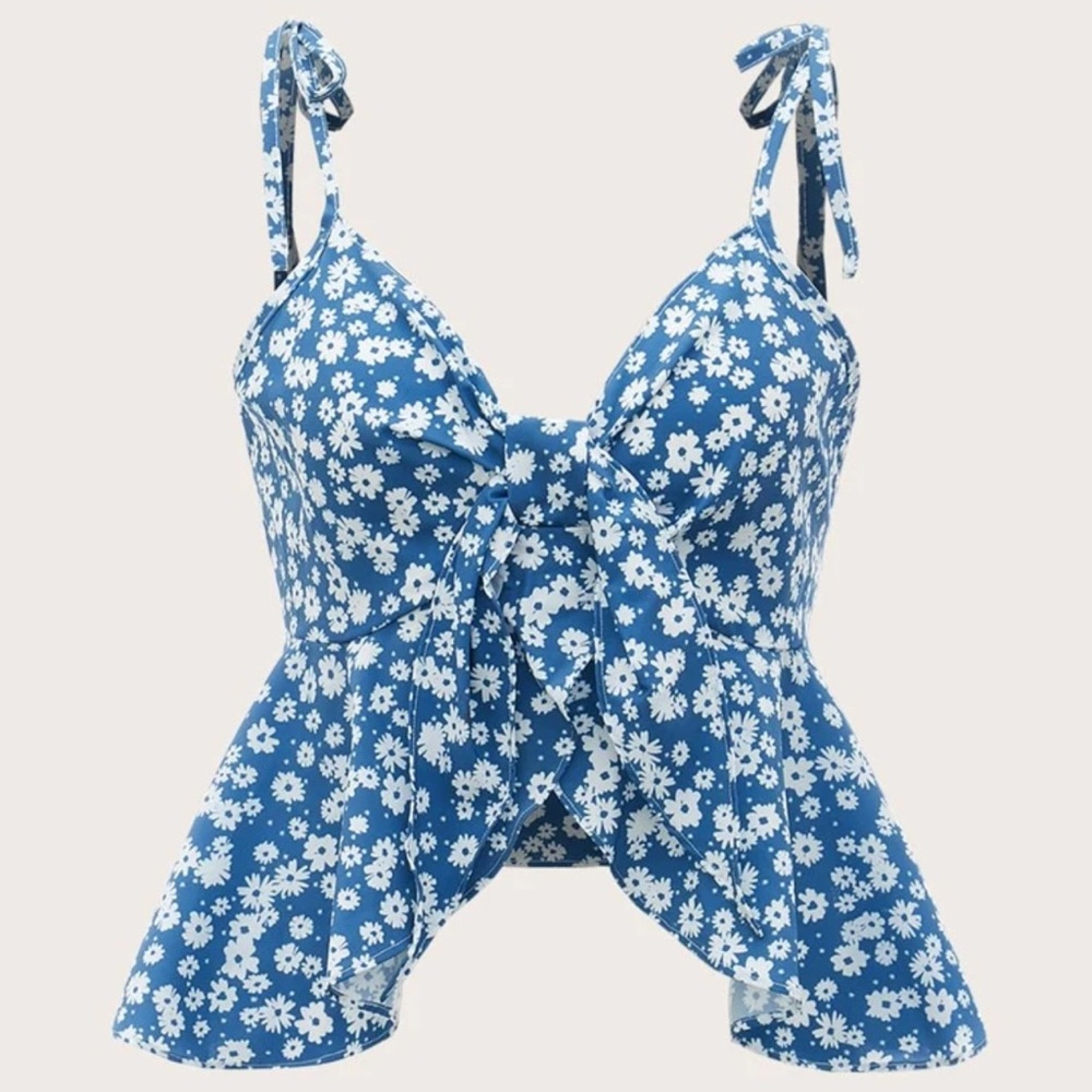 3/$15 NWT cropped blue floral top medium